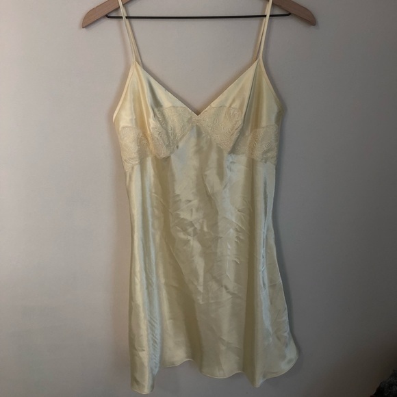 Dresses & Skirts - ✿ yellow slip dress ✿